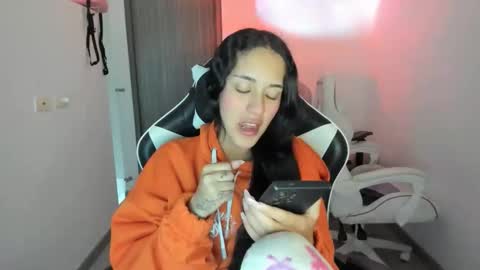 Snapshot of kaylie_xxx chatting on 29, 9, 2025 kaylie online show from 29, 9, 2025