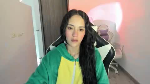 Snapshot of kaylie_xxx chatting on 14, 10, 2025 kaylie online show from 14, 10, 2025