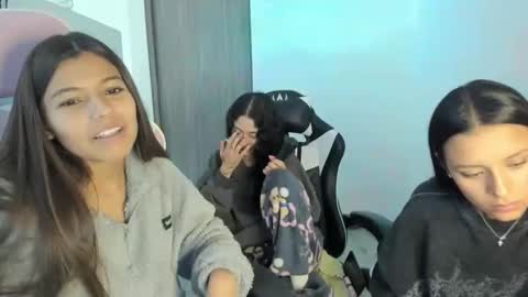 Snapshot of kaylie_xxx chatting on 17, 10, 2025 kaylie online show from 17, 10, 2025