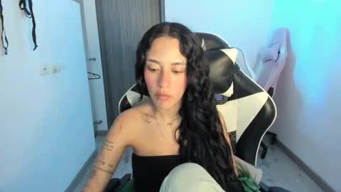 Snapshot of kaylie_xxx chatting on 11, 11, 2025 kaylie online show from 11, 11, 2025