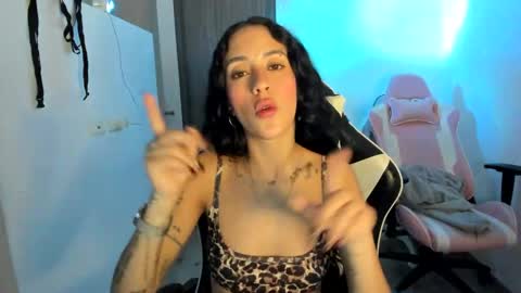 Snapshot of kaylie_xxx chatting on 18, 11, 2025 kaylie online show from 18, 11, 2025