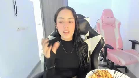 Snapshot of kaylie_xxx chatting on 28, 11, 2025 kaylie online show from 28, 11, 2025