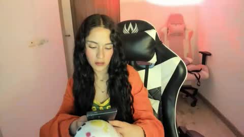 Snapshot of kaylie_xxx chatting on 4, 12, 2025 kaylie online show from 4, 12, 2025