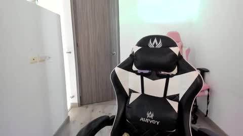 Snapshot of kaylie_xxx chatting on 4, 12, 2025 kaylie online show from 4, 12, 2025