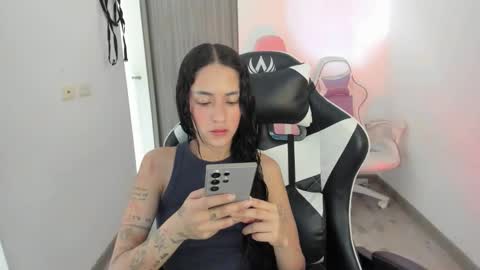 Snapshot of kaylie_xxx chatting on 17, 12, 2025 kaylie online show from 17, 12, 2025