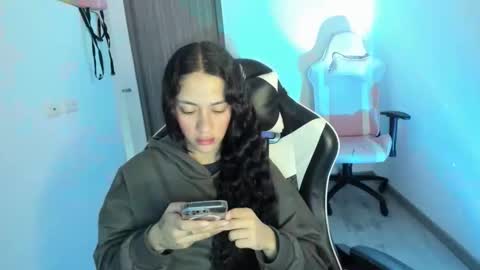 Snapshot of kaylie_xxx chatting on 18, 12, 2025 kaylie online show from 18, 12, 2025