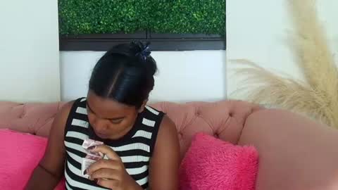Snapshot of kayna_gomez chatting on 9, 7, 2026 Kayna online show from 9, 7, 2026