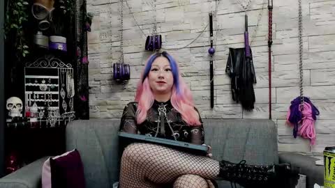 Miss Kazia online show from 8, 11, 2025