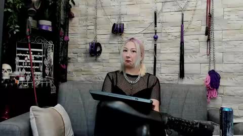 Miss Kazia online show from 7, 5, 2026