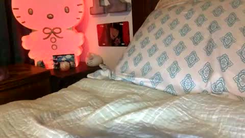 Snapshot of kcupcake chatting on 9, 6, 2026 KCupCakes online show from 9, 6, 2026