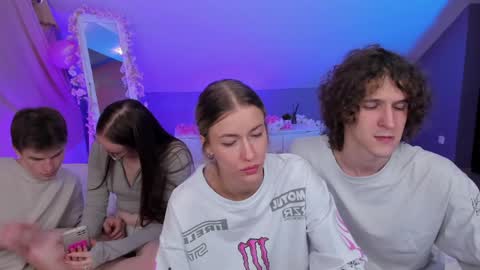 Snapshot of kebesheska chatting on 1, 2, 2025 Seb Polly Roxy Jonny online show from 1, 2, 2025