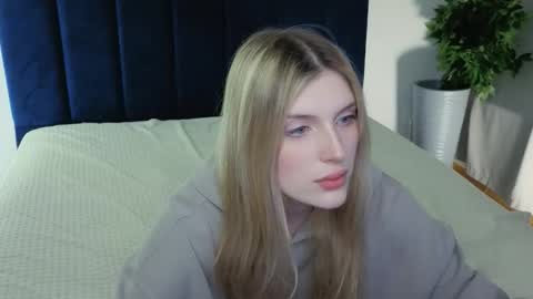 Snapshot of kebesheska chatting on 22, 9, 2025 Seb Polly Roxy Jonny online show from 22, 9, 2025