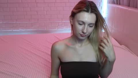 Snapshot of kebesheska chatting on 24, 10, 2025 Seb Polly Roxy Jonny online show from 24, 10, 2025