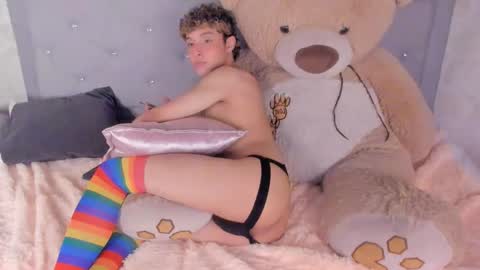 Snapshot of kei_oliver chatting on 5, 2, 2025 kei oliver online show from 5, 2, 2025