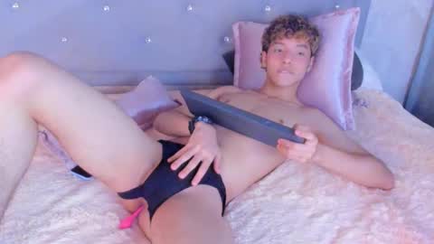 Snapshot of kei_oliver chatting on 13, 2, 2025 kei oliver online show from 13, 2, 2025