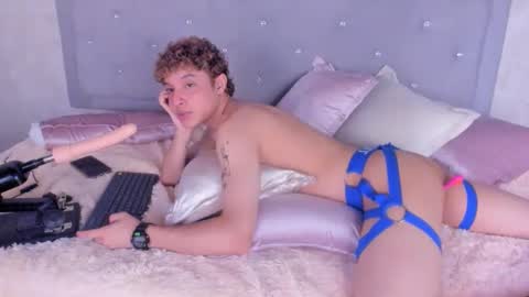 Snapshot of kei_oliver chatting on 24, 2, 2025 kei oliver online show from 24, 2, 2025