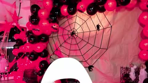 Amy Azaela  online show from 17, 10, 2025