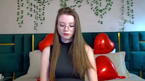 Keira online show from 15, 2, 2025