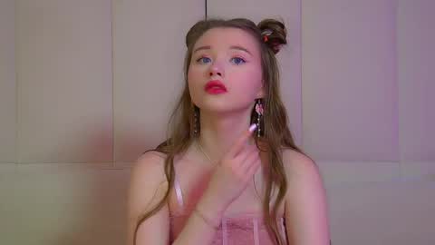 Keira online show from 4, 5, 2026