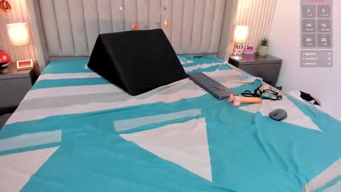 Snapshot of keisha_collins_ chatting on 2, 11, 2025 Keisha online show from 2, 11, 2025