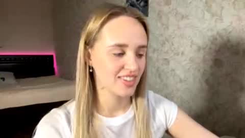 Sylvia online show from 25, 11, 2025