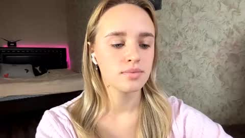 Sylvia online show from 29, 11, 2025