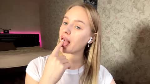 Sylvia online show from 1, 12, 2025