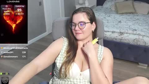 Snapshot of kellielowie chatting on 26, 2, 2025 kellielowie online show from 26, 2, 2025