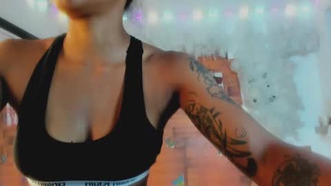 kelly__thomson online show from 9, 2, 2025