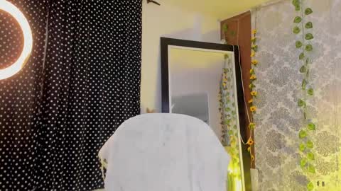 kelly__thomson online show from 18, 2, 2026