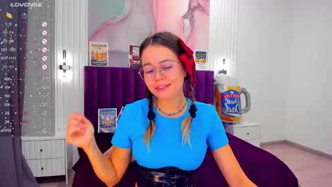Snapshot of kelly_cuutie chatting on 20, 9, 2025 Kelly online show from 20, 9, 2025