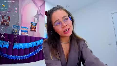 Snapshot of kelly_cuutie chatting on 4, 10, 2025 Kelly online show from 4, 10, 2025