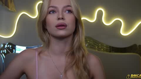 Kelly online show from 6, 10, 2025