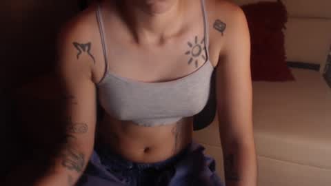 Snapshot of kelly_queenpussy chatting on 5, 10, 2025 KEY online show from 5, 10, 2025