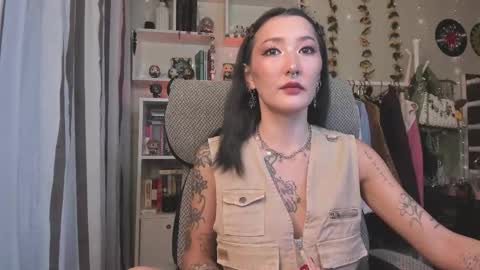 Snapshot of kellyasian chatting on 5, 10, 2025 Leia online show from 5, 10, 2025