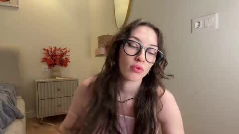 Snapshot of kellyberry__ chatting on 12, 4, 2026 Kelly online show from 12, 4, 2026