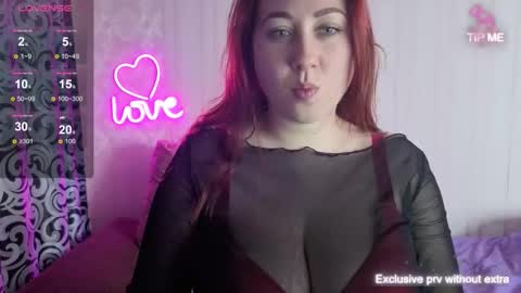 Snapshot of kellycrystall chatting on 8, 10, 2025 kellycrystall online show from 8, 10, 2025