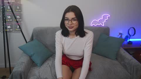 Snapshot of kellyisclose chatting on 4, 1, 2025 Kelly online show from 4, 1, 2025