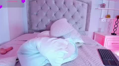 Snapshot of kellymillian_ chatting on 27, 12, 2024 kellyMillian  online show from 27, 12, 2024