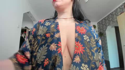 Monday - Friday  08 am - 3 pm GMT 3 online show from 7, 2, 2025