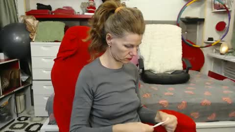 kelly online show from 27, 12, 2024