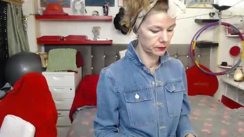 kelly online show from 31, 12, 2024