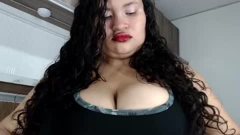 Snapshot of kellyshibary chatting on 26, 7, 2026 KELLY LUNA online show from 26, 7, 2026
