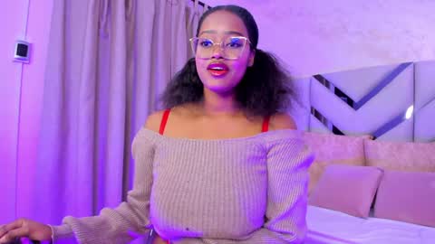 Snapshot of kellyy_cooper chatting on 7, 12, 2024 Kelly online show from 7, 12, 2024
