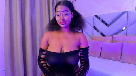 Snapshot of kellyy_cooper chatting on 22, 12, 2024 Kelly online show from 22, 12, 2024