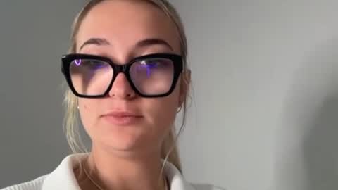 Kelsey Blu online show from 28, 4, 2026