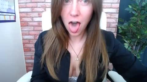 Snapshot of kelseykruz chatting on 23, 6, 2026 KelseyKruz online show from 23, 6, 2026