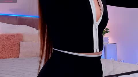 kelsi_di online show from 15, 4, 2026