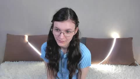 Kelsirabenold online show from 10, 5, 2026