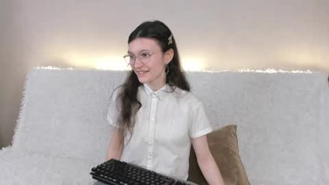 Kelsirabenold online show from 18, 5, 2026